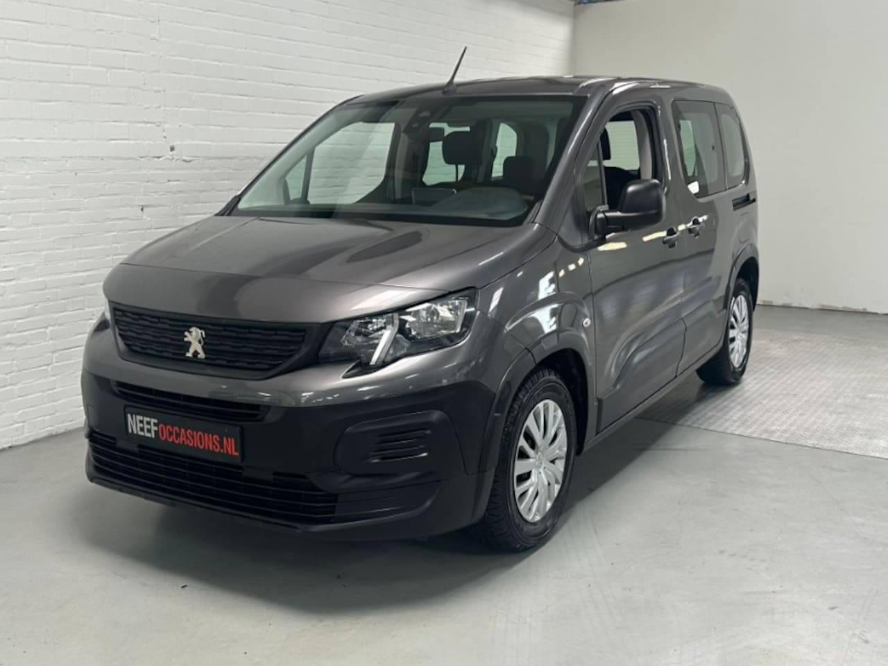 Peugeot Rifter - 1.2 Puretech Active AIRCO / NAVI / CRUISE / ISOFIX - AutoWereld.nl