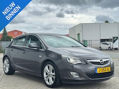 Opel Astra - 1.6 Turbo Sport PDC/CRUISE/TREKH