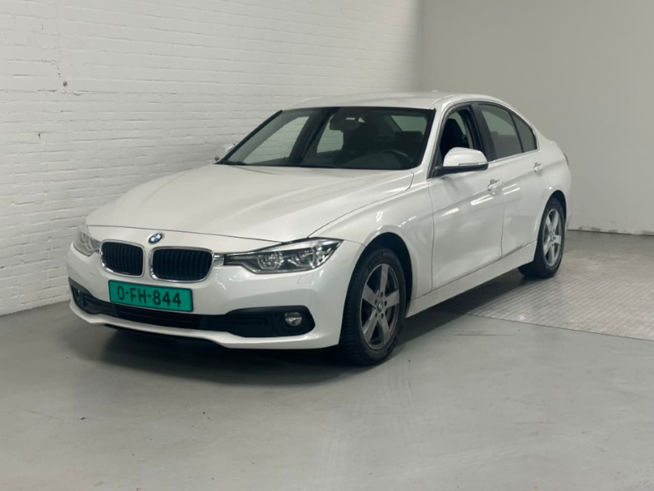BMW 3-serie - 320d CLIMA / CRUISE / NAVI / TREKHAAK - AutoWereld.nl