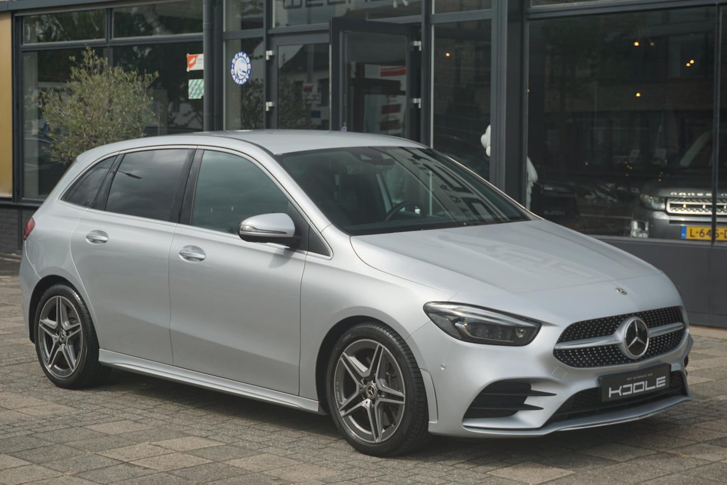 Mercedes-Benz B-klasse - 250 Premium | AMG Pakket | Stoel koeling | ACC - AutoWereld.nl