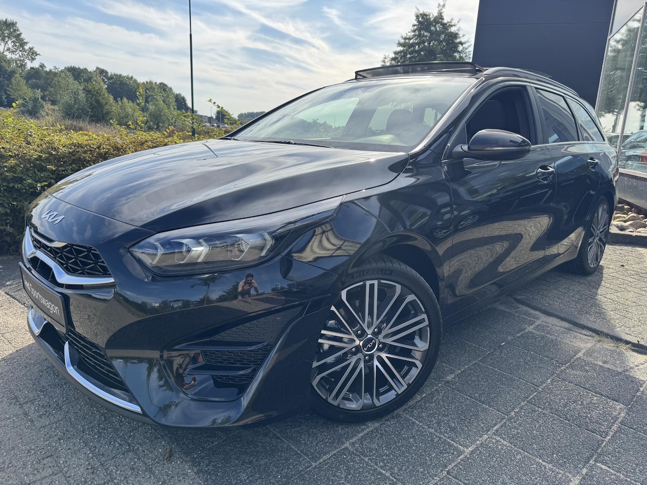 Kia Cee'd Sportswagon - Ceed 1.5 T-GDi GT-PlusLine Rijklaar vanaf €37.250,- Nu tijdelijke voordeel van €5.645,- - AutoWereld.nl