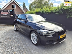 BMW 1-serie - 116i Business+ M styling interieur en exterieur