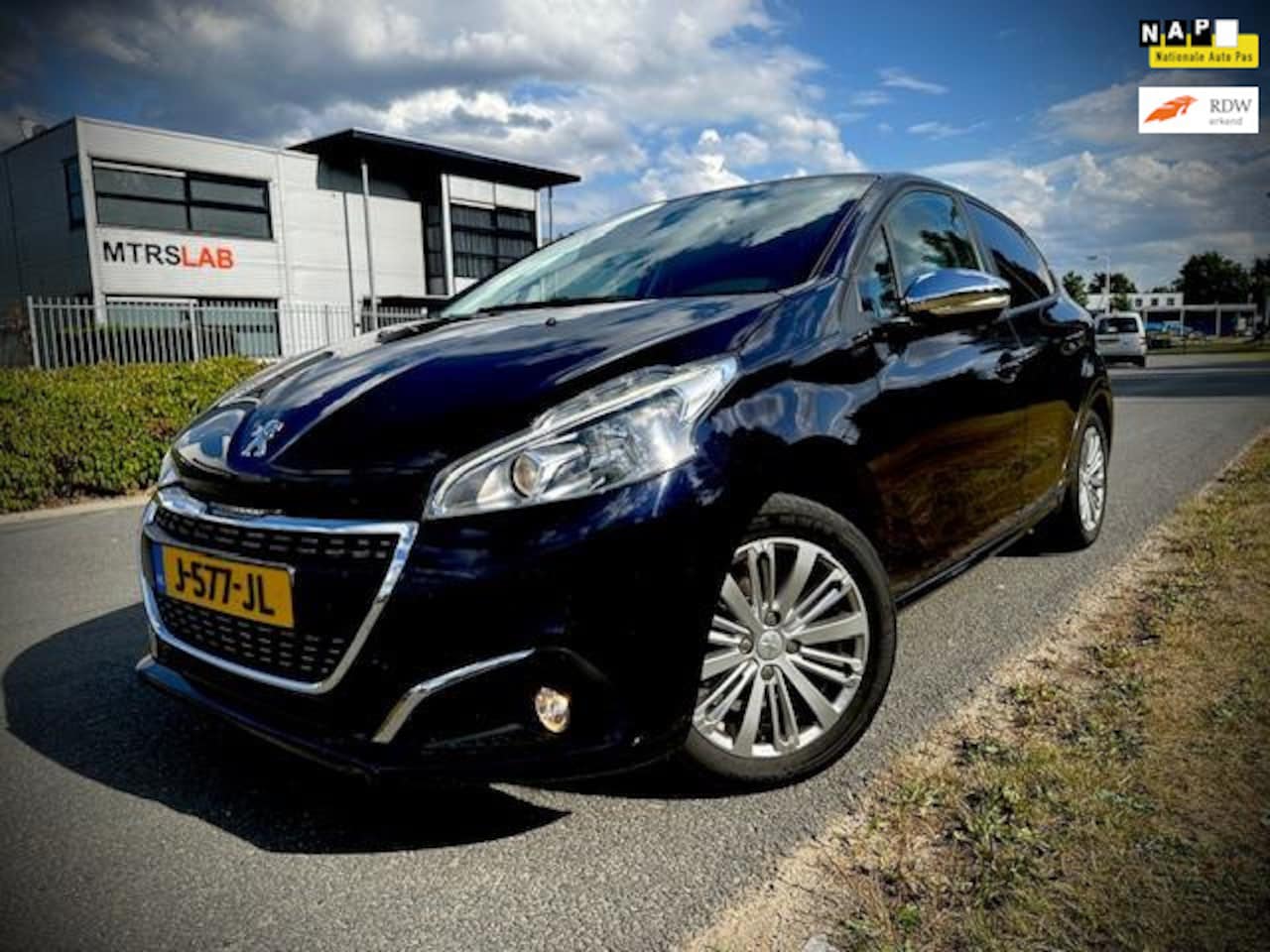 Peugeot 208 - 1.2 PureTech Active 1.2 PureTech Active, CLIMATRONIC, CAMERA, 16 INCH VELGEN, NAP, APK - AutoWereld.nl