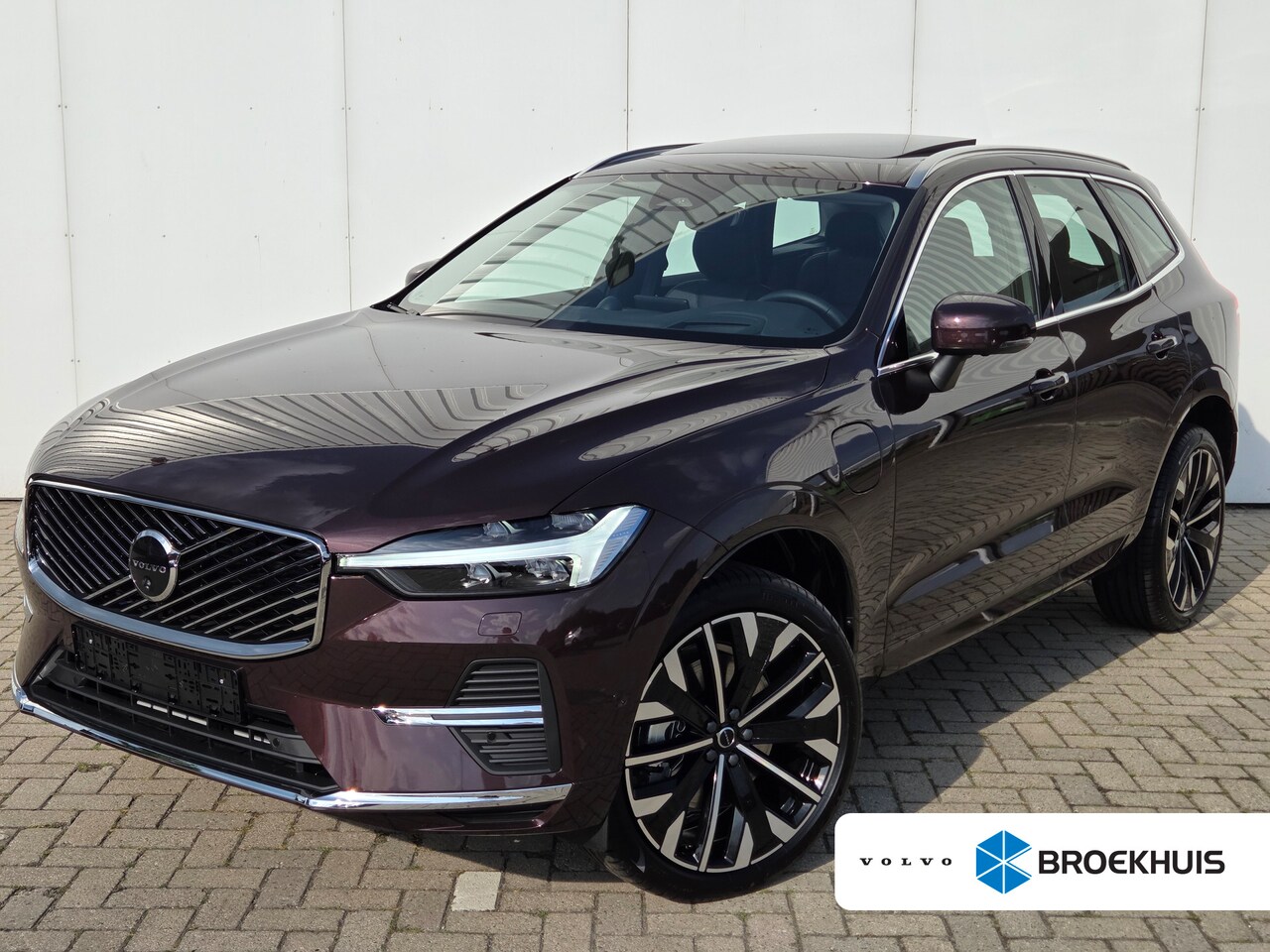 Volvo XC60 - T8 Ultra Executive Edition | B&W | Luchtvering | Pano | Climate - AutoWereld.nl