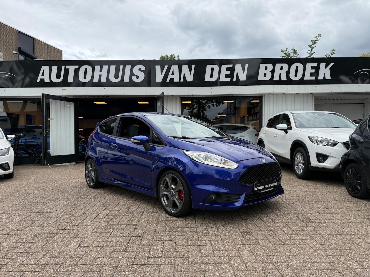 Ford Fiesta - 1.6 ST2 182Pk|Ac|Navi|Cruise|Clima|Recaro|Leder|Lmv|Elek Pakket|Nw Apk - AutoWereld.nl