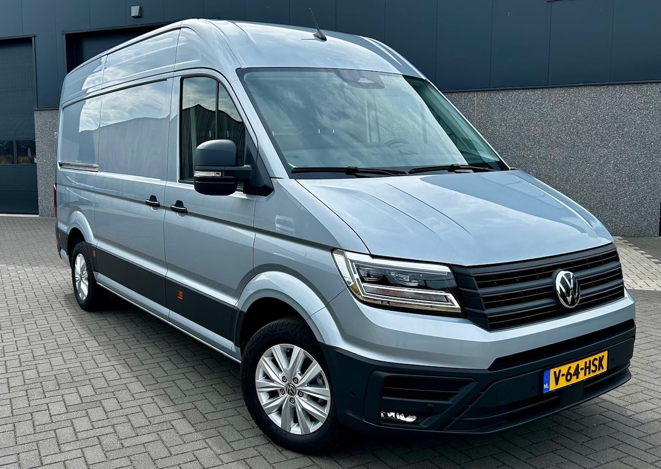 Volkswagen Crafter - 35 2.0 TDI L3H3 Exclusive EURO VI 35 2.0 TDI L3H3 Exclusive EURO VI - AutoWereld.nl