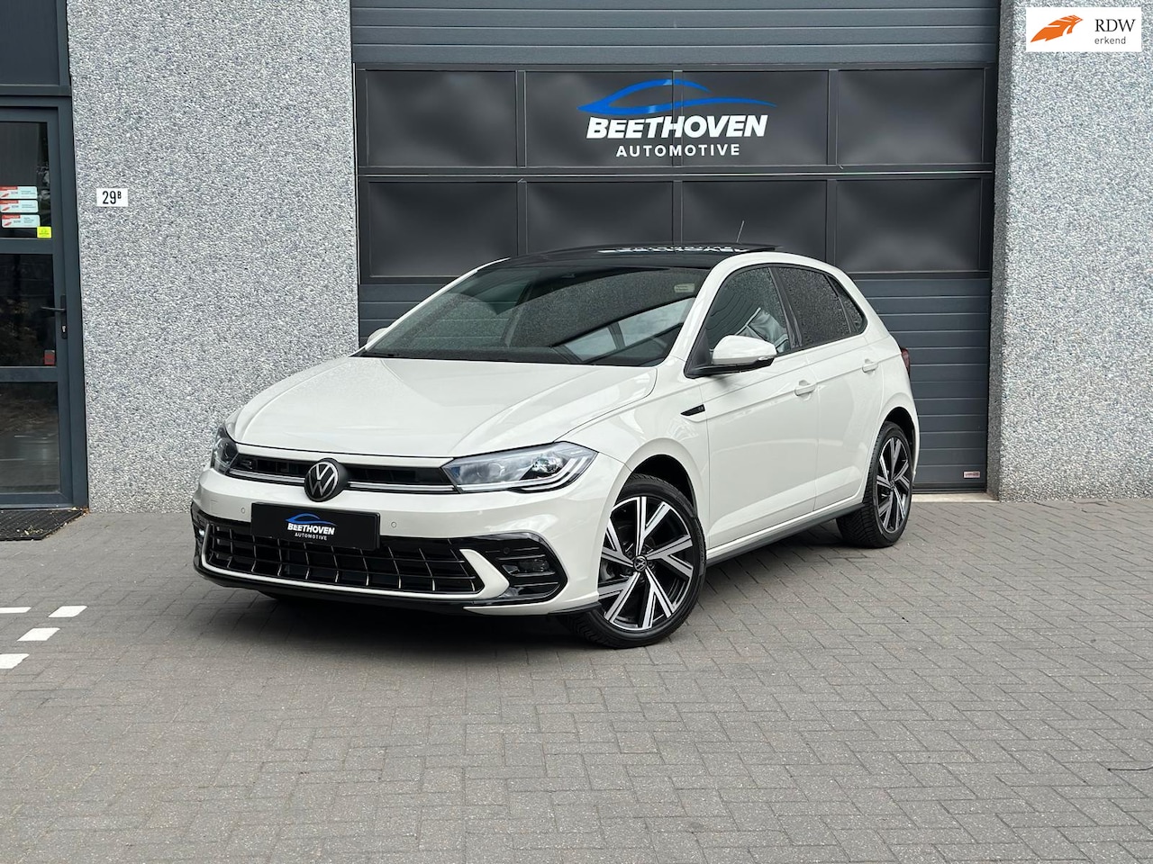 Volkswagen Polo - 1.0 TSI R-Line Keyless Camera BTW - AutoWereld.nl
