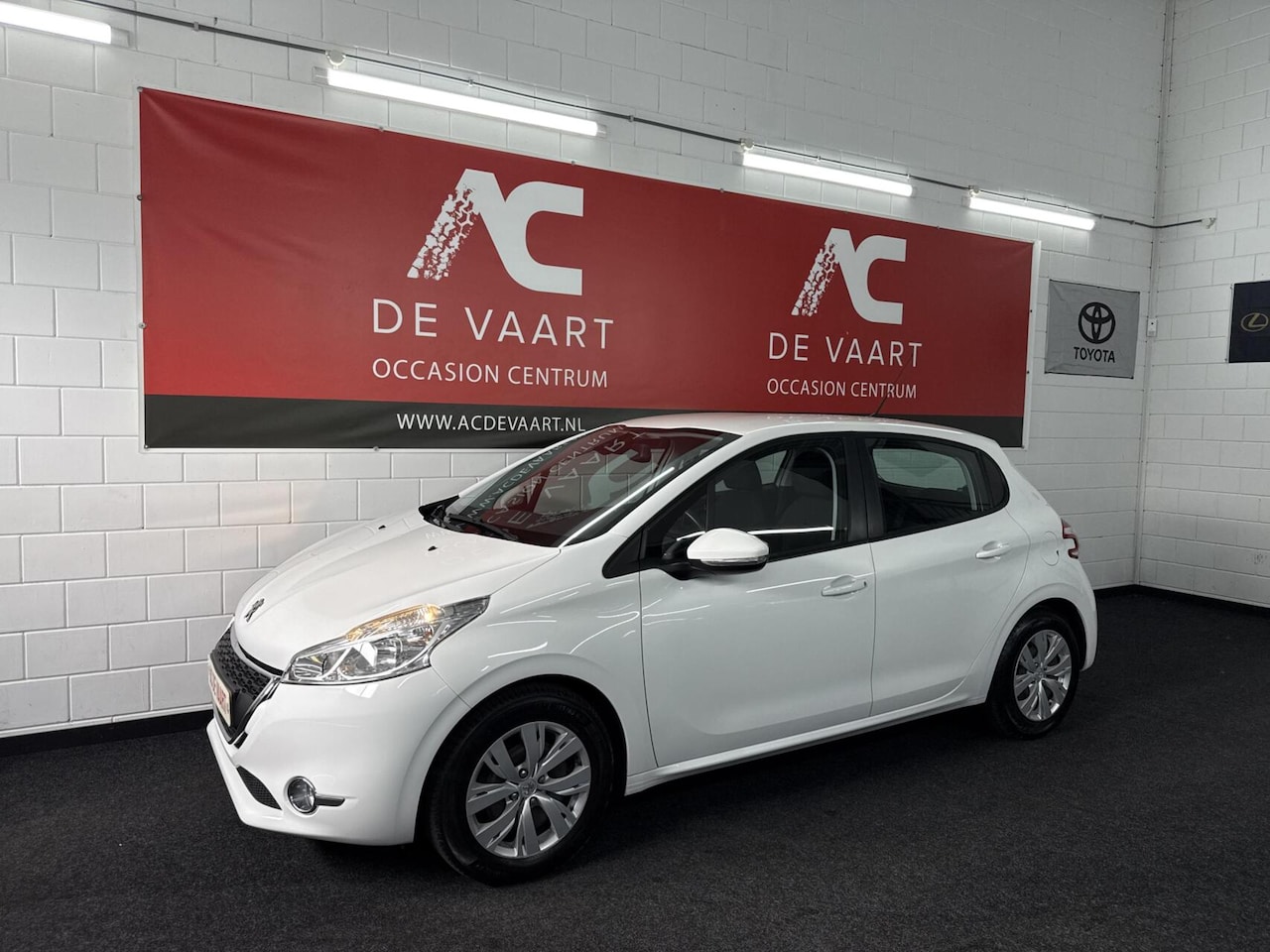 Peugeot 208 - 1.2 VTi Blue Lease Executive - NAVI/CLIMA/NAP - AutoWereld.nl