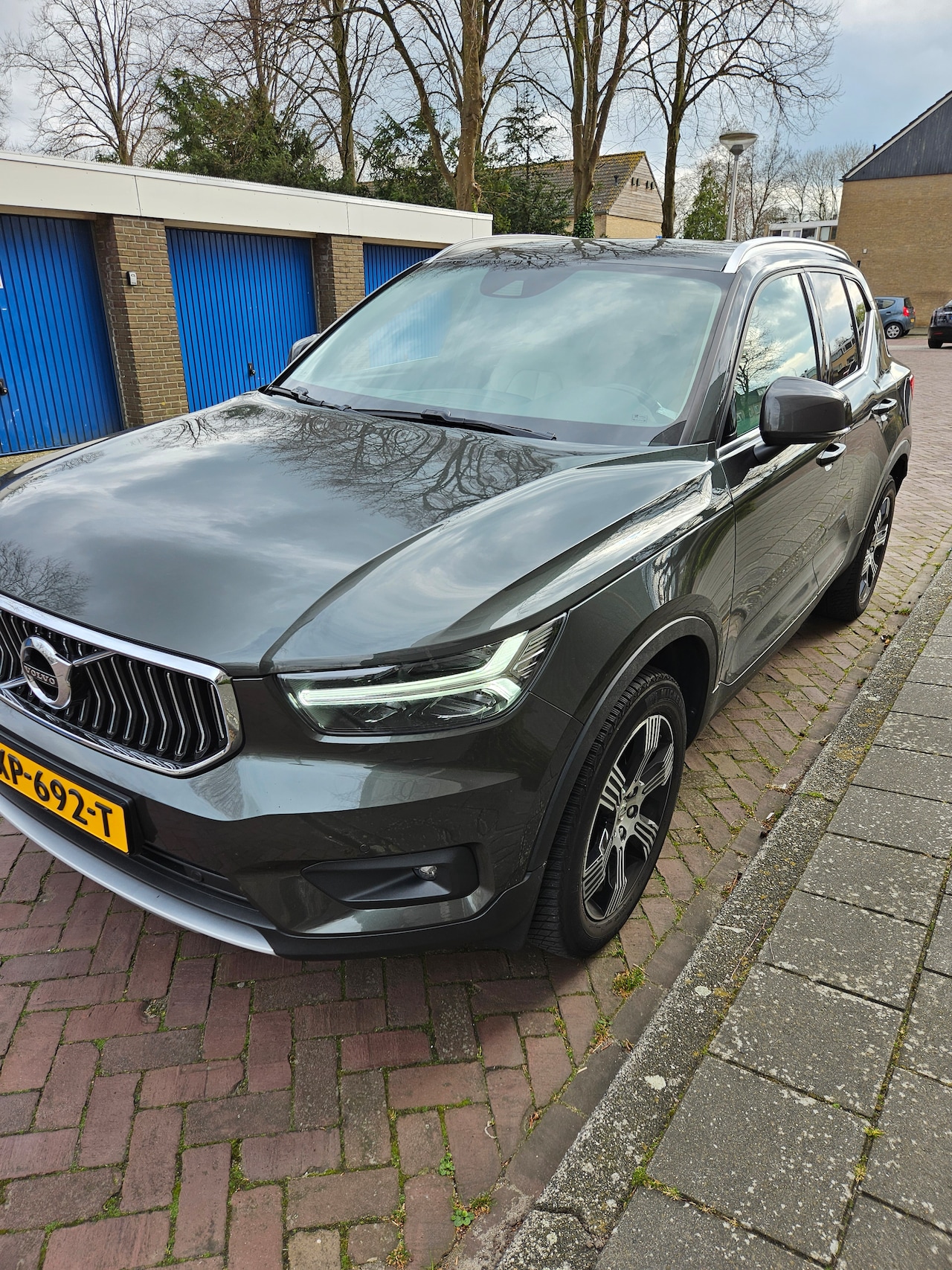 Volvo XC40 - 1.5 T3 Inscription | Leder | Navi | Dealeronderhouden | Nieuwe APK + Remmen - AutoWereld.nl