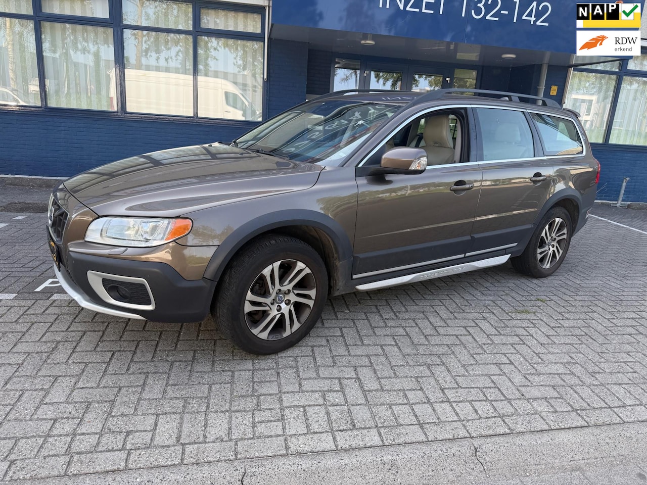 Volvo XC70 - 2.0 D3 FWD Limited Edition 2.0 D3 FWD Limited Edition - AutoWereld.nl