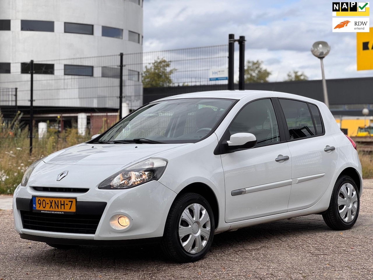 Renault Clio - 1.2 Authentique/ORIGINEEL NL/LAGE KM MET NAP/AIRCO/2XSLEUTELS/ - AutoWereld.nl