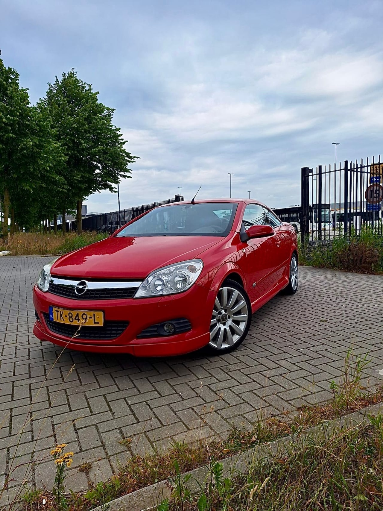 Opel Astra TwinTop - 1.9 CDTi Temptation UNIEK (DIESEL) - AutoWereld.nl