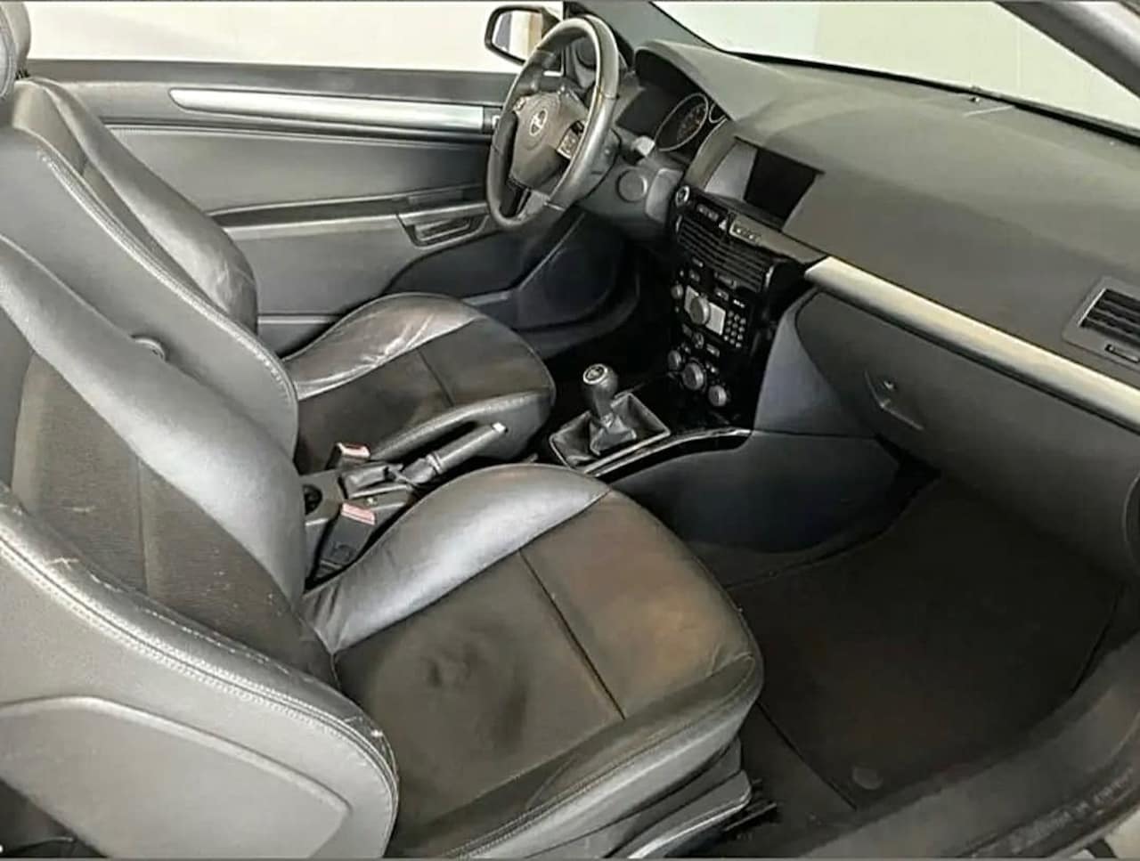 Opel Astra TwinTop - 1.9 CDTi Temptation UNIEK (DIESEL) - AutoWereld.nl