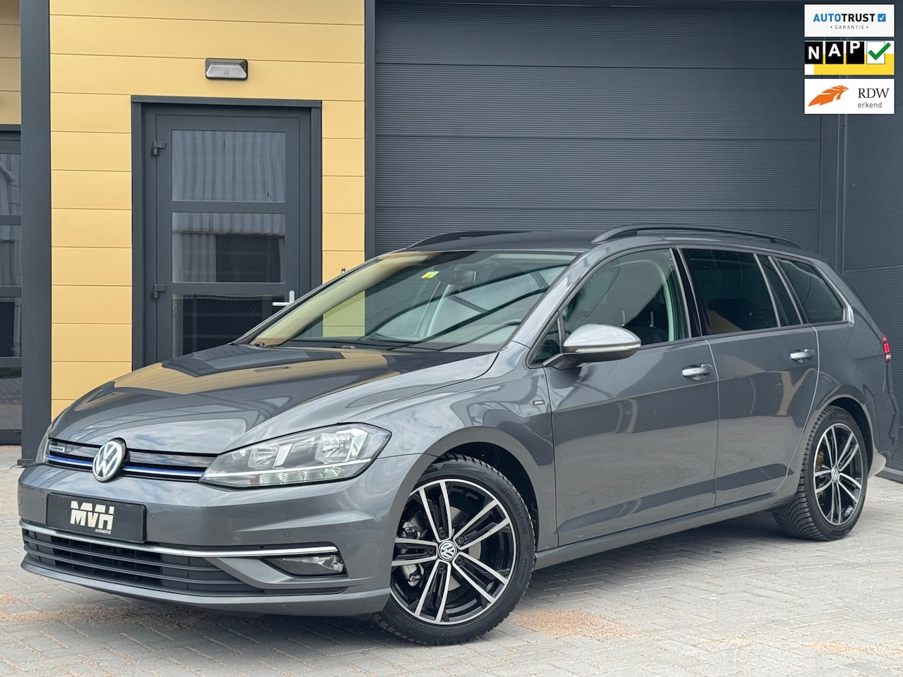 Volkswagen Golf Variant - 1.5 TSI Comfortline Business - DSG - 18'' - Virtual - Camera - Carplay - AutoWereld.nl