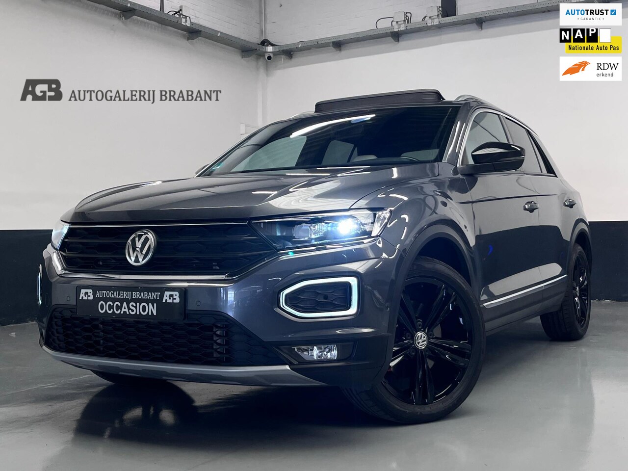 Volkswagen T-Roc - 2.0 TSI 4Motion Sport Pano/Virtual/Carplay/Camera - AutoWereld.nl