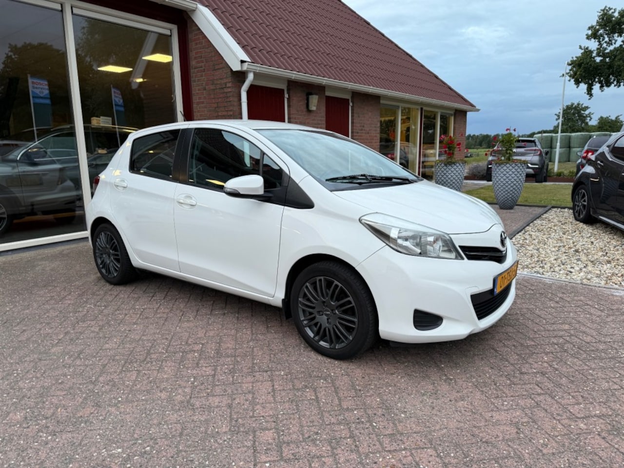 Toyota Yaris - 1.0 VVT-I ASPIRATION 5-DRS AIRCO/LICHT METALEN VELGEN/ENZ. - AutoWereld.nl