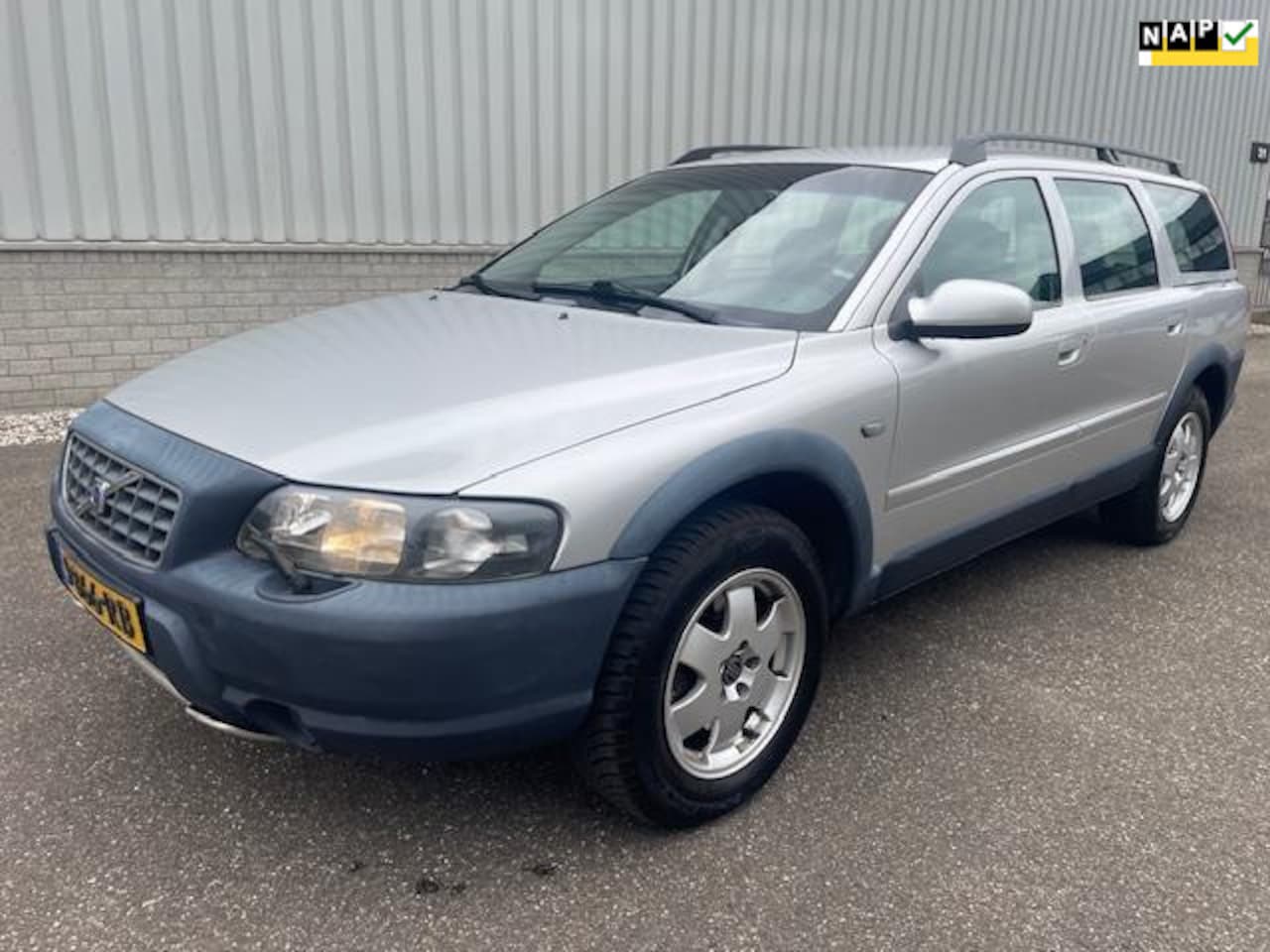 Volvo V70 Cross Country - 2.4 T Comfort Line 2.4 T Comfort Line - AutoWereld.nl