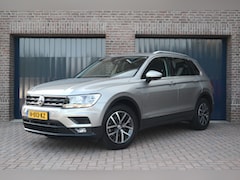 Volkswagen Tiguan - 1.5 TSI Comfortline Business | Trekhaak | Adaptieve Cruise | Carplay/Android Auto | Naviga