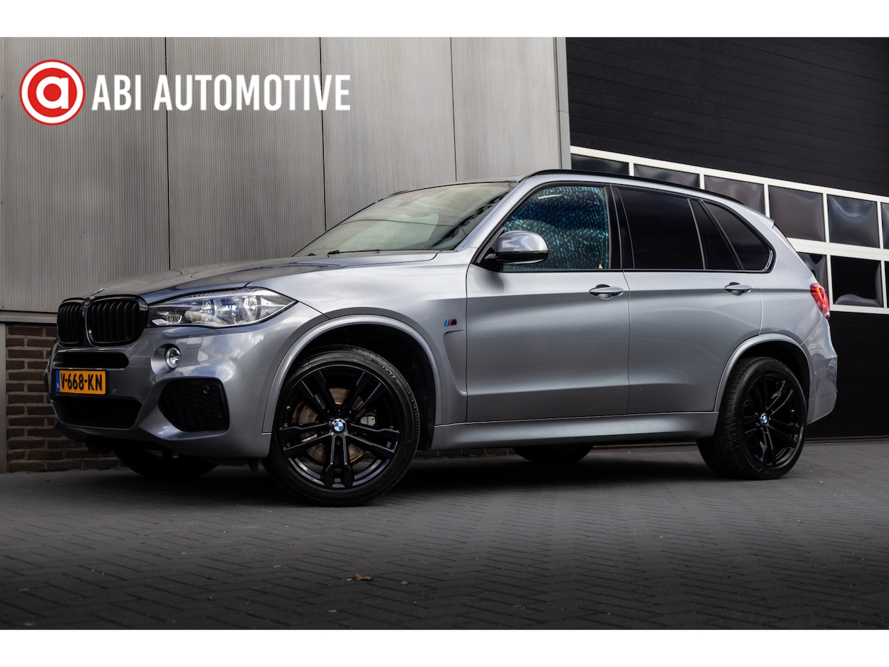 BMW X5 - 40D XDrive 313 pk M-Sportpakket / Grijs-Kenteken/ Marge-Auto/ 3500-kg/ Pano-Dak/ Head-Up/ - AutoWereld.nl