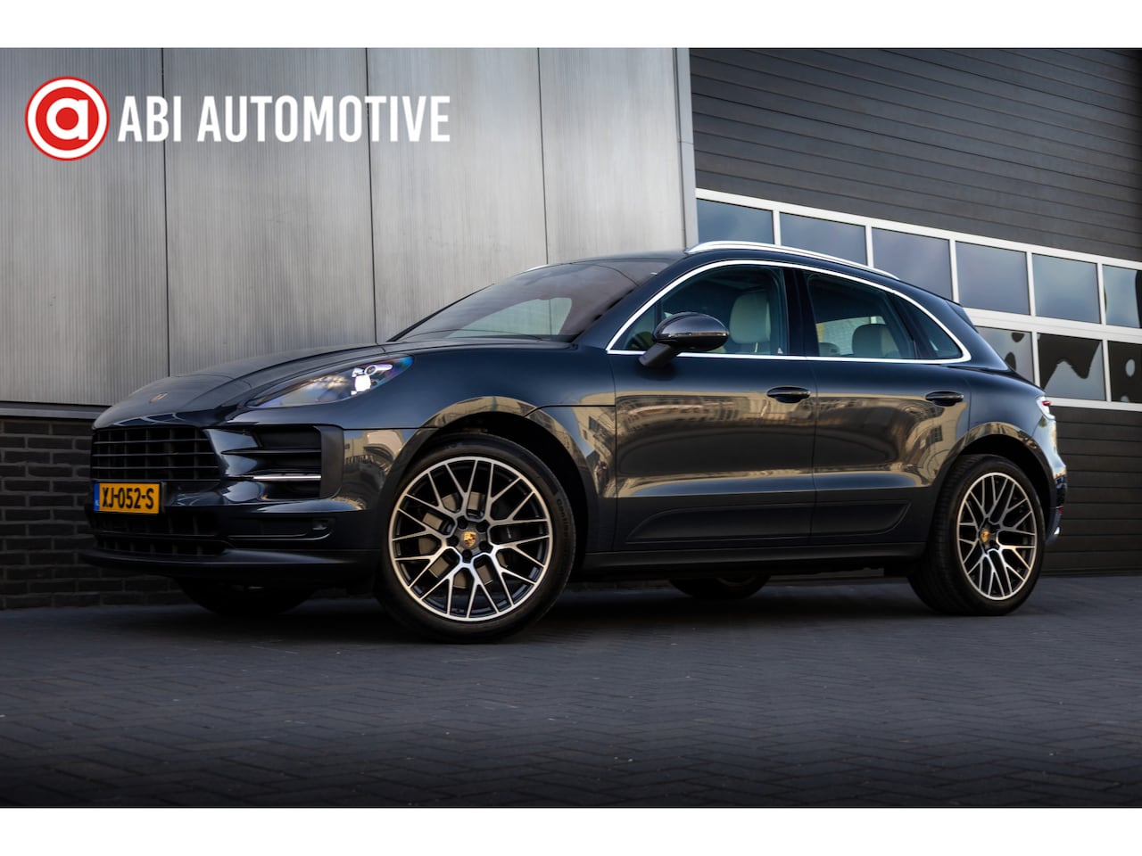 Porsche Macan - 2.0 245 pk Sport-Chrono / 1e-Eigenaar/ Facelift-Model/ Lucht-Vering/ Pano-Dak/ Bose-Sound/ - AutoWereld.nl