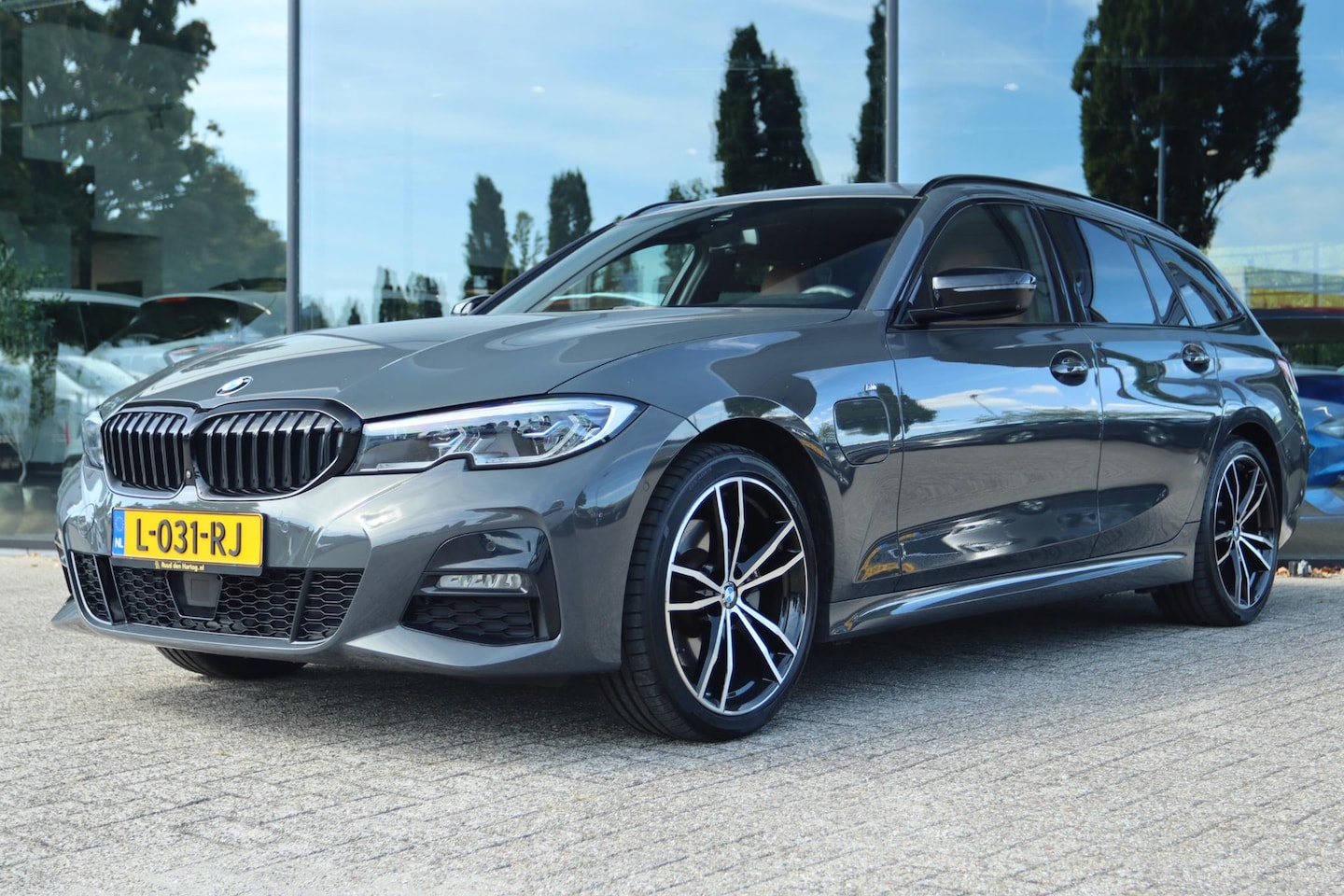 BMW 3-serie Touring - 320e M-SPORT | SHADOWLINE | LASERLIGHT | 360 CAMERA | SPORTSTOELEN | VIRT. COCKPIT | ADAPT - AutoWereld.nl