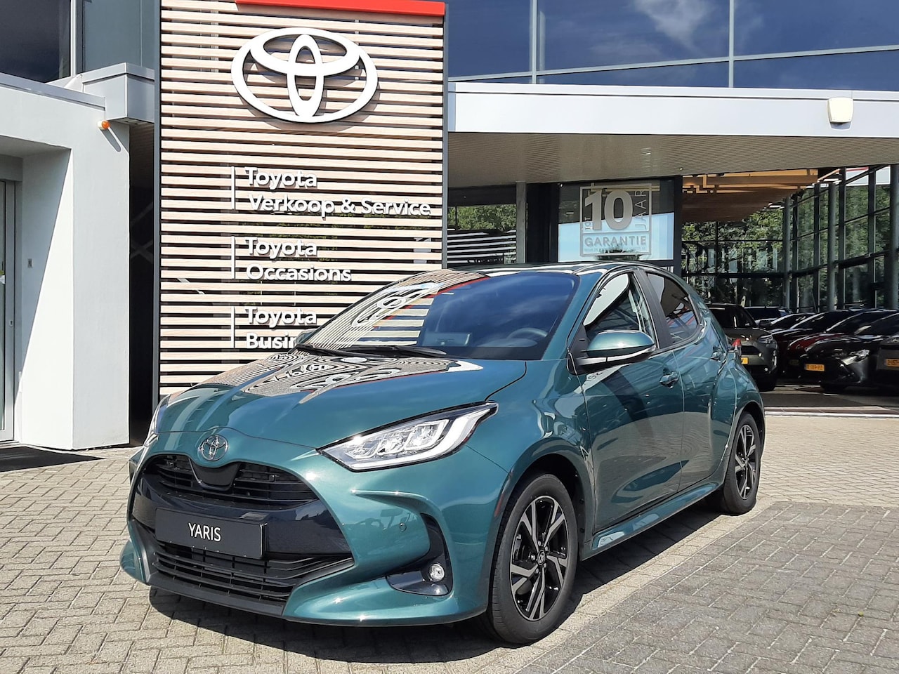 Toyota Yaris - 1.5 HYBRID DYNAMIC NIEUW! COMFORT-PACK BLIND-SPOT STOELVERW. DRAADLOOS-LADEN-TEL ANDROID/A - AutoWereld.nl