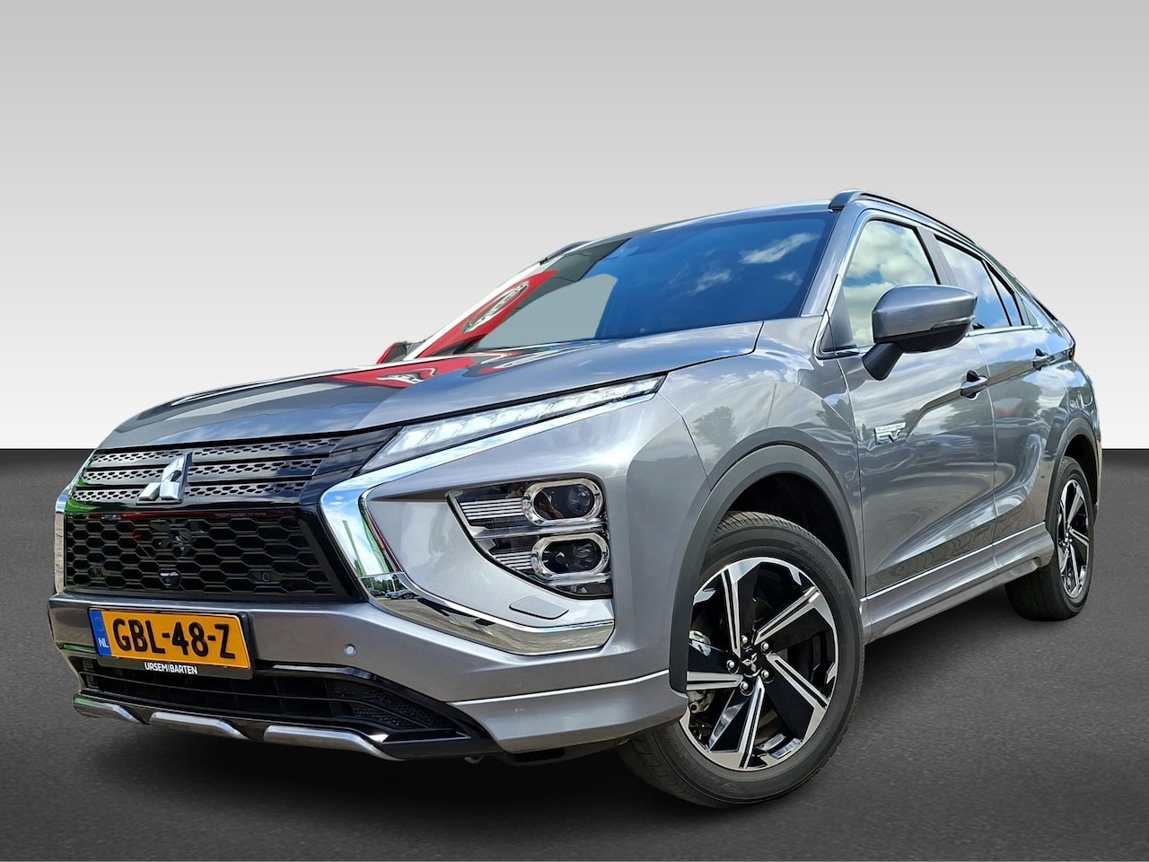 Mitsubishi Eclipse Cross - 2.4 PHEV Executive  Auto is reeds te bezichtigen, is binnen! foto's volgen zsm - AutoWereld.nl
