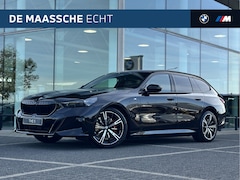 BMW 5-serie Touring - 530e M Sport Automaat / Trekhaak / Adaptieve LED / Parking Assistant Plus / Comfort Access