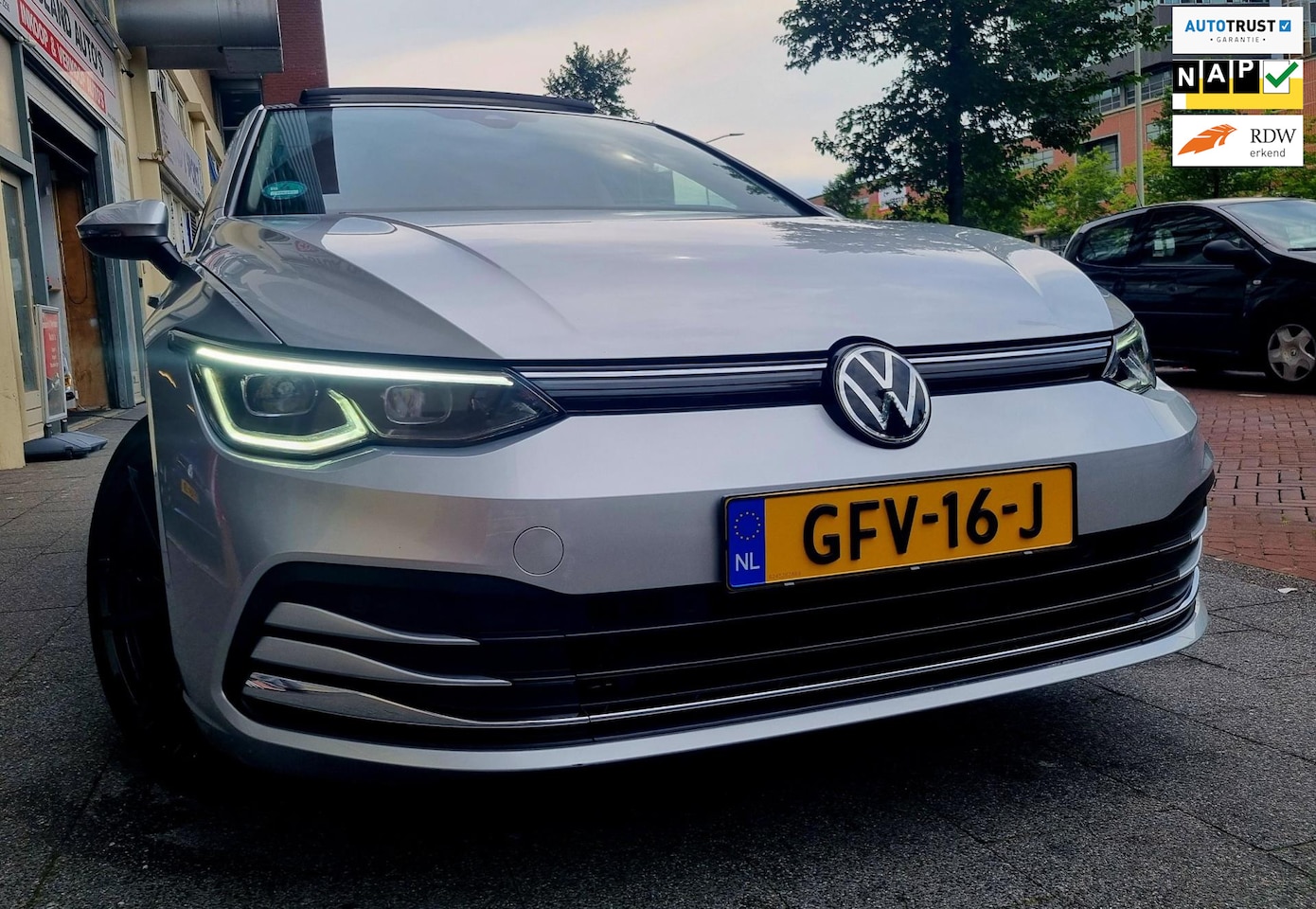 Volkswagen Golf - 1.5 eTSI R-Line Business 1.5 eTSI R-Line Business - AutoWereld.nl