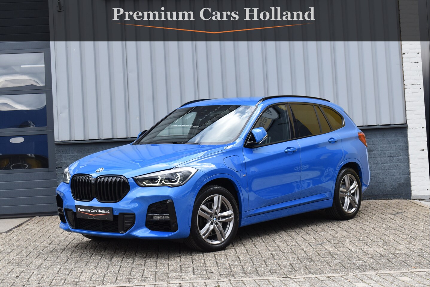 BMW X1 - xDrive25e M-Pakket 220 Pk Navi Camera Leder Sfeer Trekhaak Elektrische Klep 18 Inch - AutoWereld.nl
