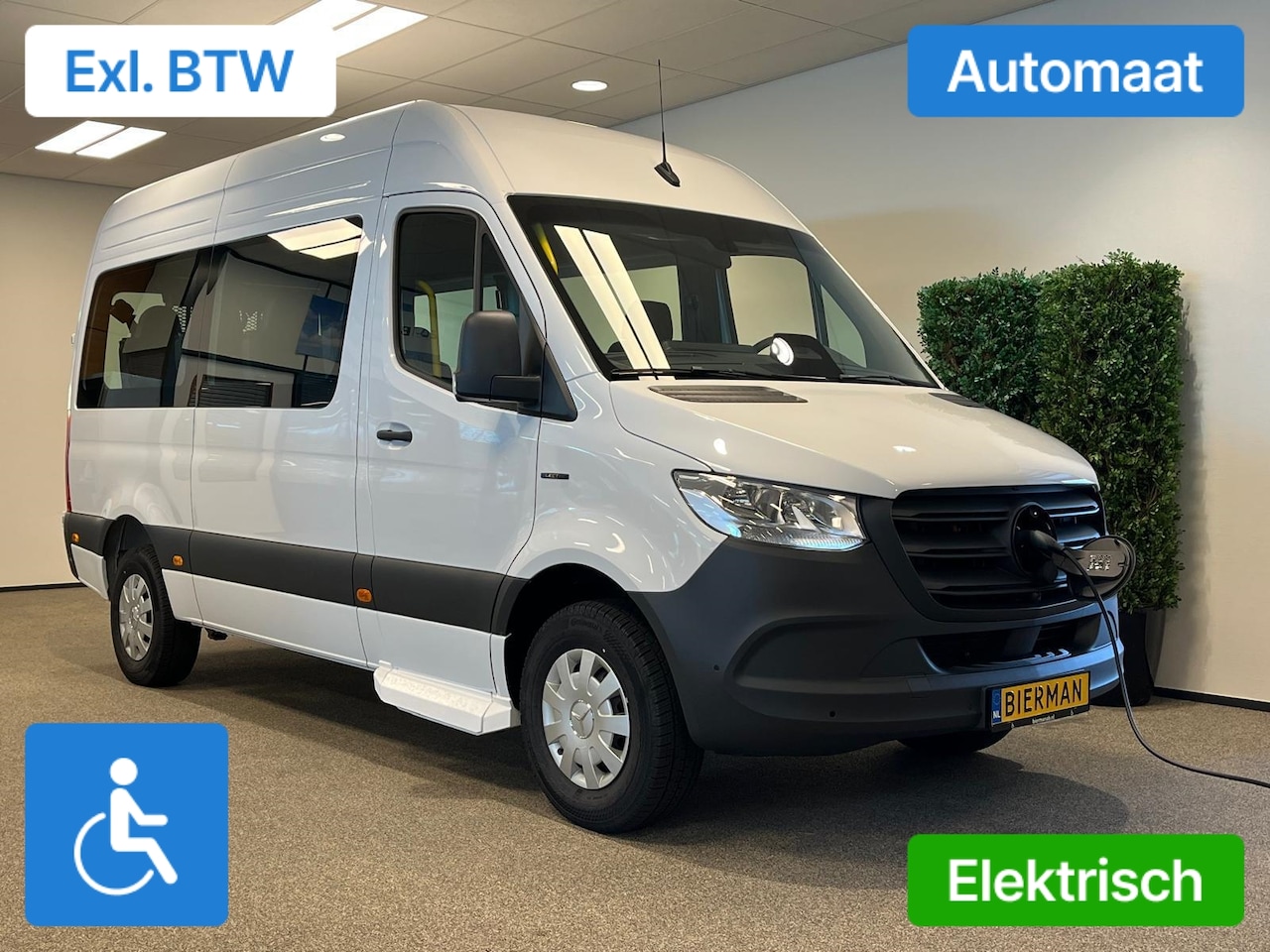 Mercedes-Benz eSprinter - L2H2 Rolstoelbus Groepsvervoer Elektrisch 81 kwh - 220km WLTP - AutoWereld.nl