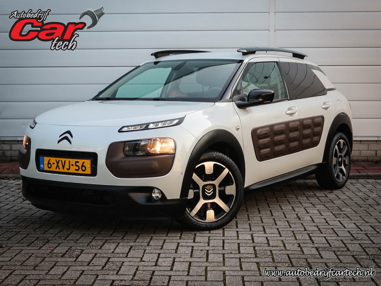 Citroën C4 Cactus - 1.2 e-VTi Shine | Clima | Cruise | Navi | 17 inch | Pdc | All season | - AutoWereld.nl