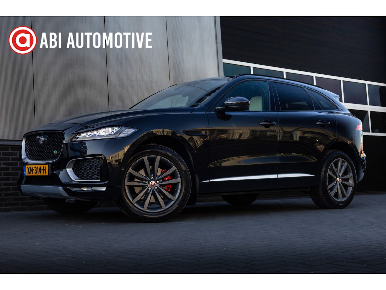 Jaguar F-Pace - 3.0 S 381 pk First Edition AWD / Pano-Dak/ Meridian-Sound/ Head-Up/ Keyless/ Sport-Stoelen - AutoWereld.nl