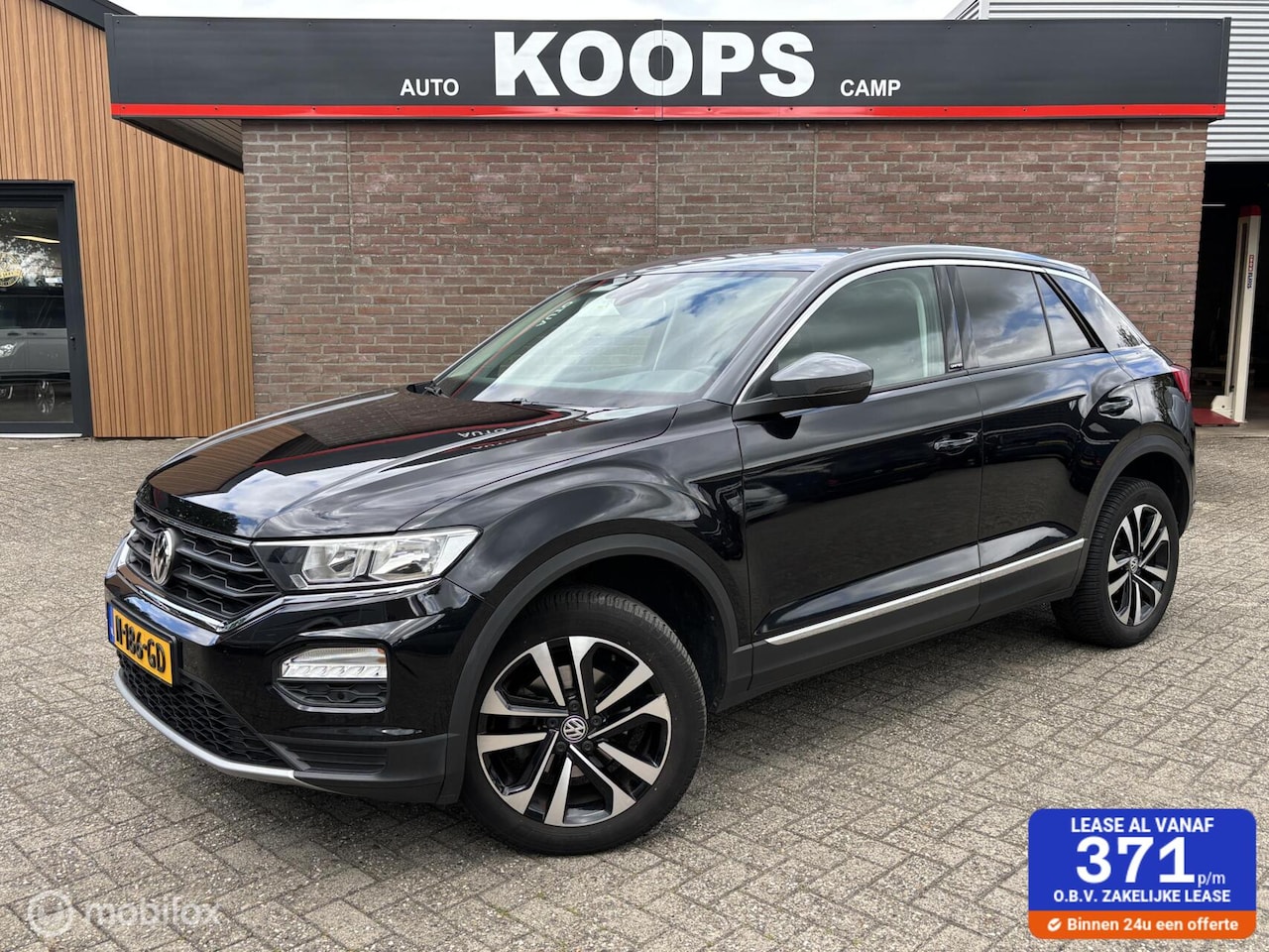 Volkswagen T-Roc - 1.5 TSI Sport| DSG Automaat | Standkachel | Elec. achterklep | Stoel verwarming | - AutoWereld.nl