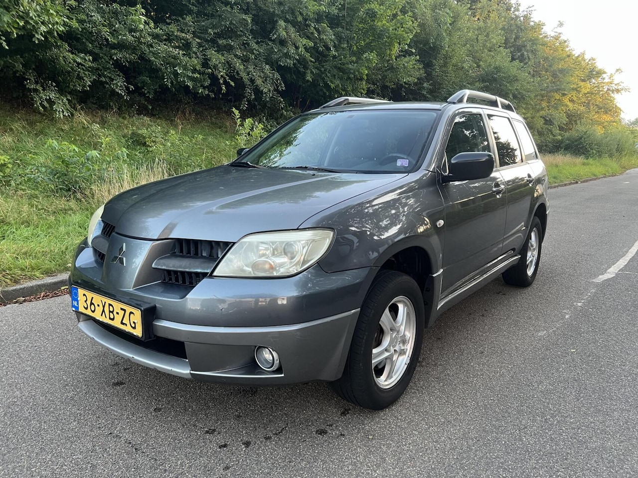 MITSUBISHI OUTLANDER