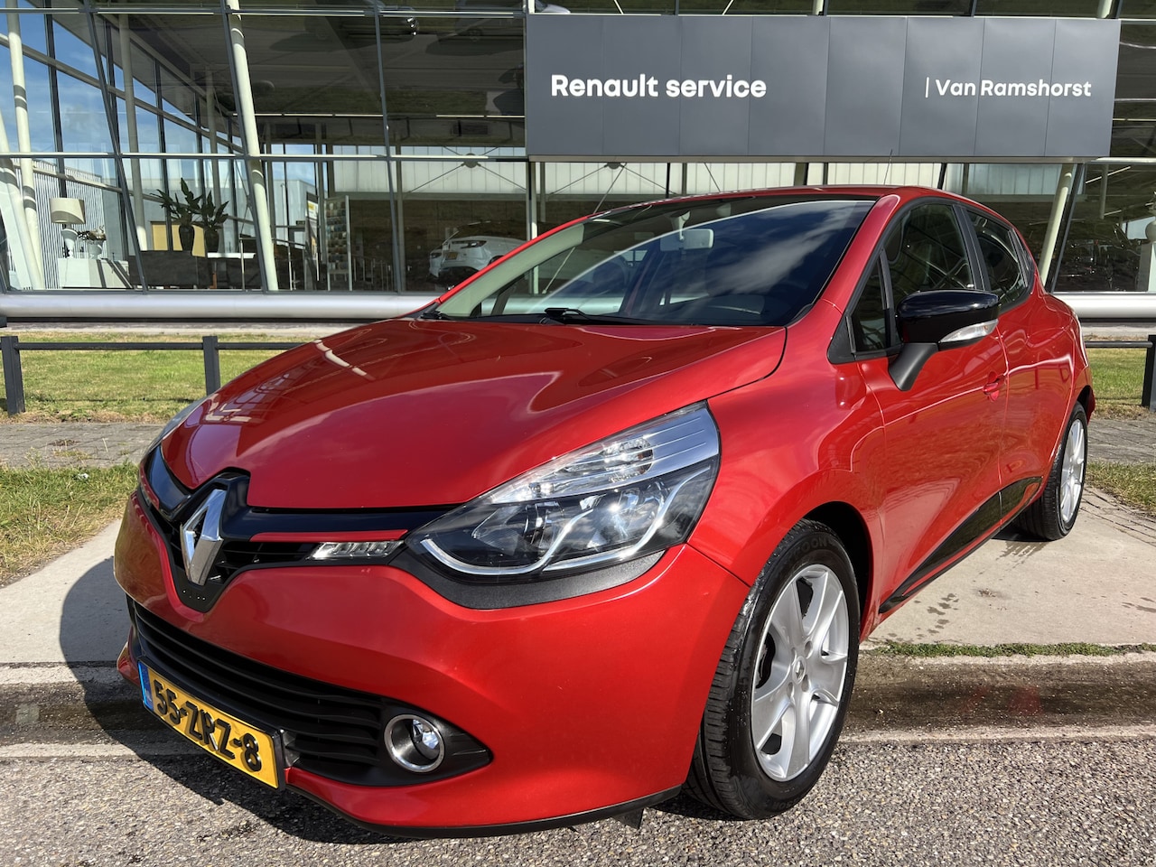 Renault Clio - 0.9 TCe Expression / Trekhaak Afneembaar / Airco / Cruise / NAP / - AutoWereld.nl