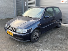 Volkswagen Polo - 1.6 automaat