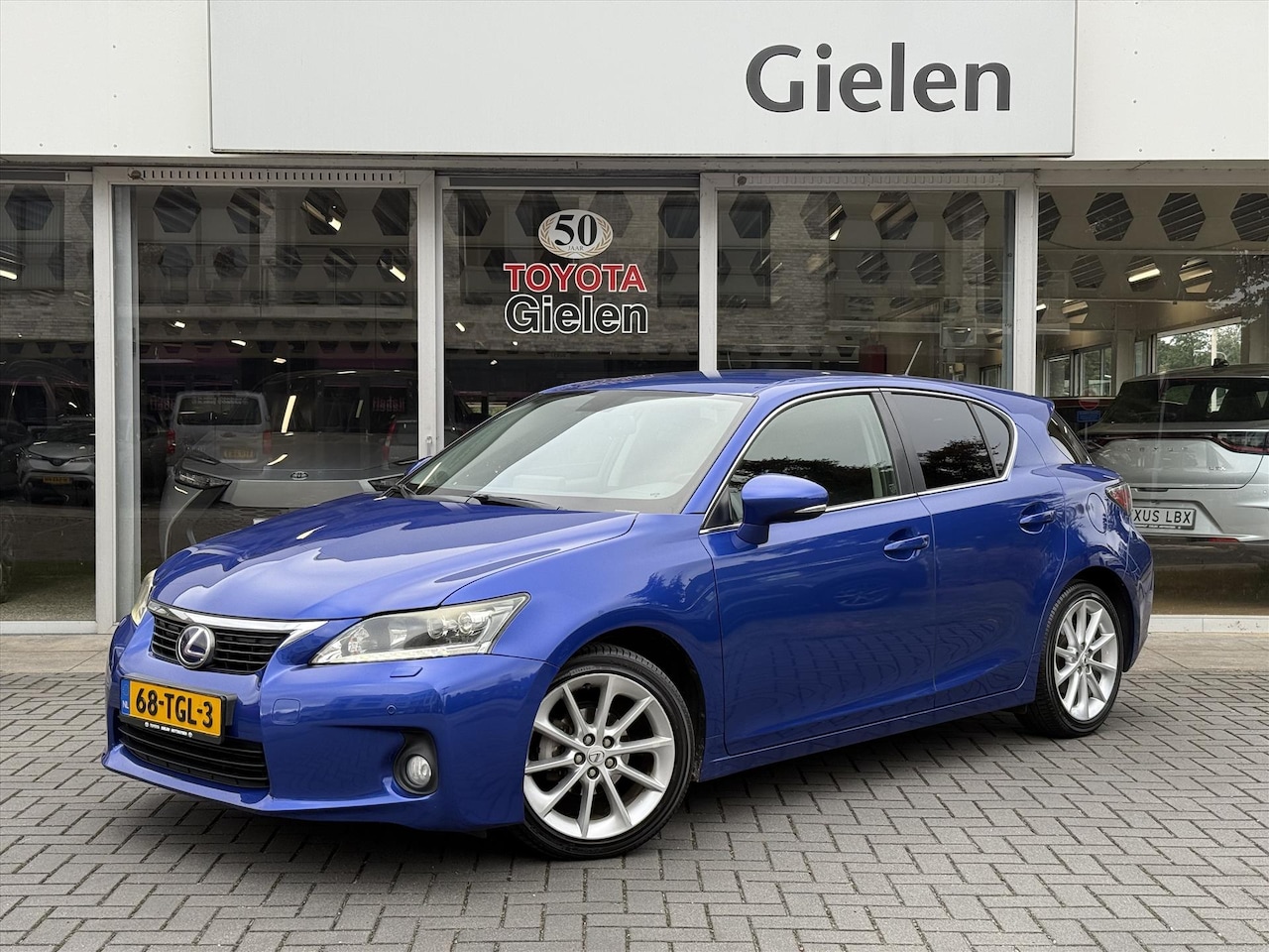 Lexus CT 200h - Business Line Pro | Leer, Parkeersensoren, Navigatie, Stoelverwarming, Keyless, 17inch, Cr - AutoWereld.nl