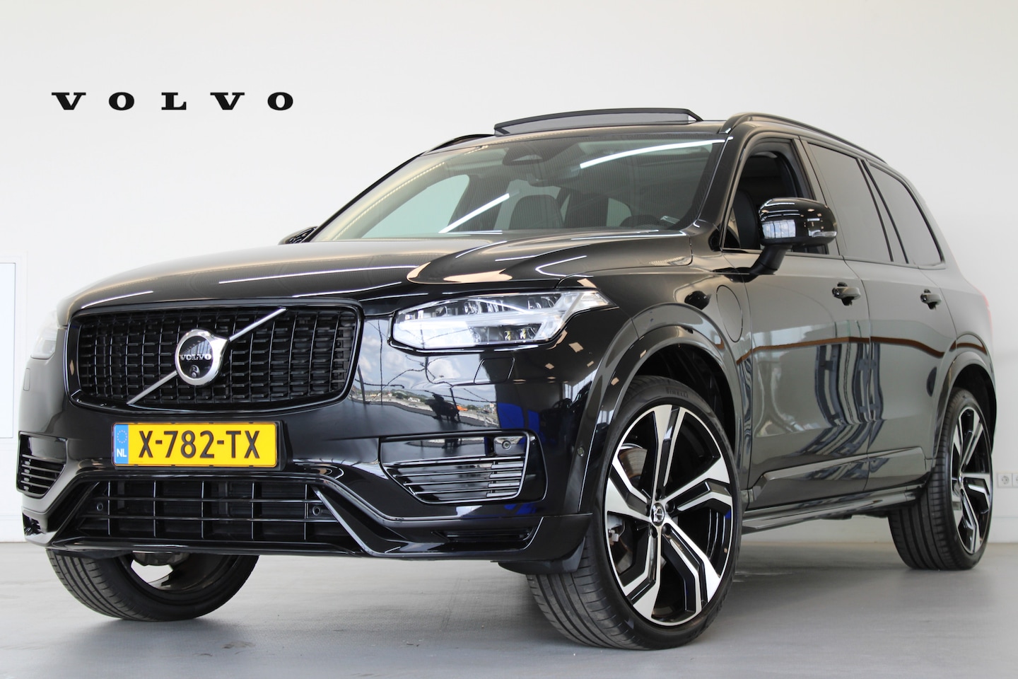 Volvo XC90 - T8 455PK Ultimate Dark | 22" | Luchtvering | B&W audio | Gevent. Nappaleer + massage | 360 - AutoWereld.nl