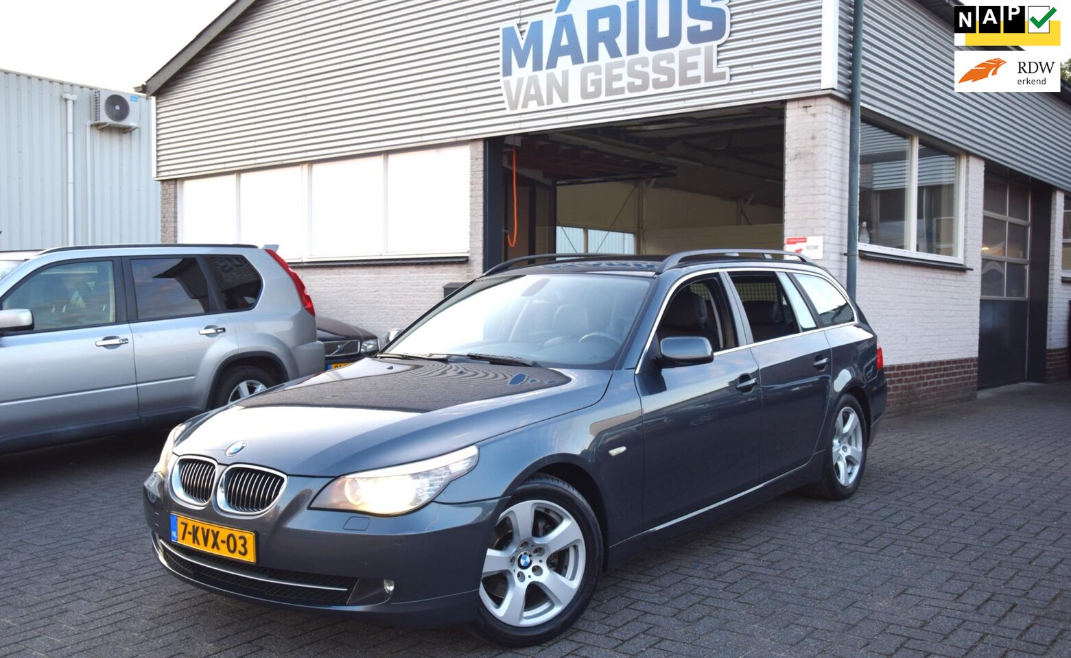 BMW 5-serie Touring - 523i Executive Automaat Leer & Xenon 190 pk - AutoWereld.nl