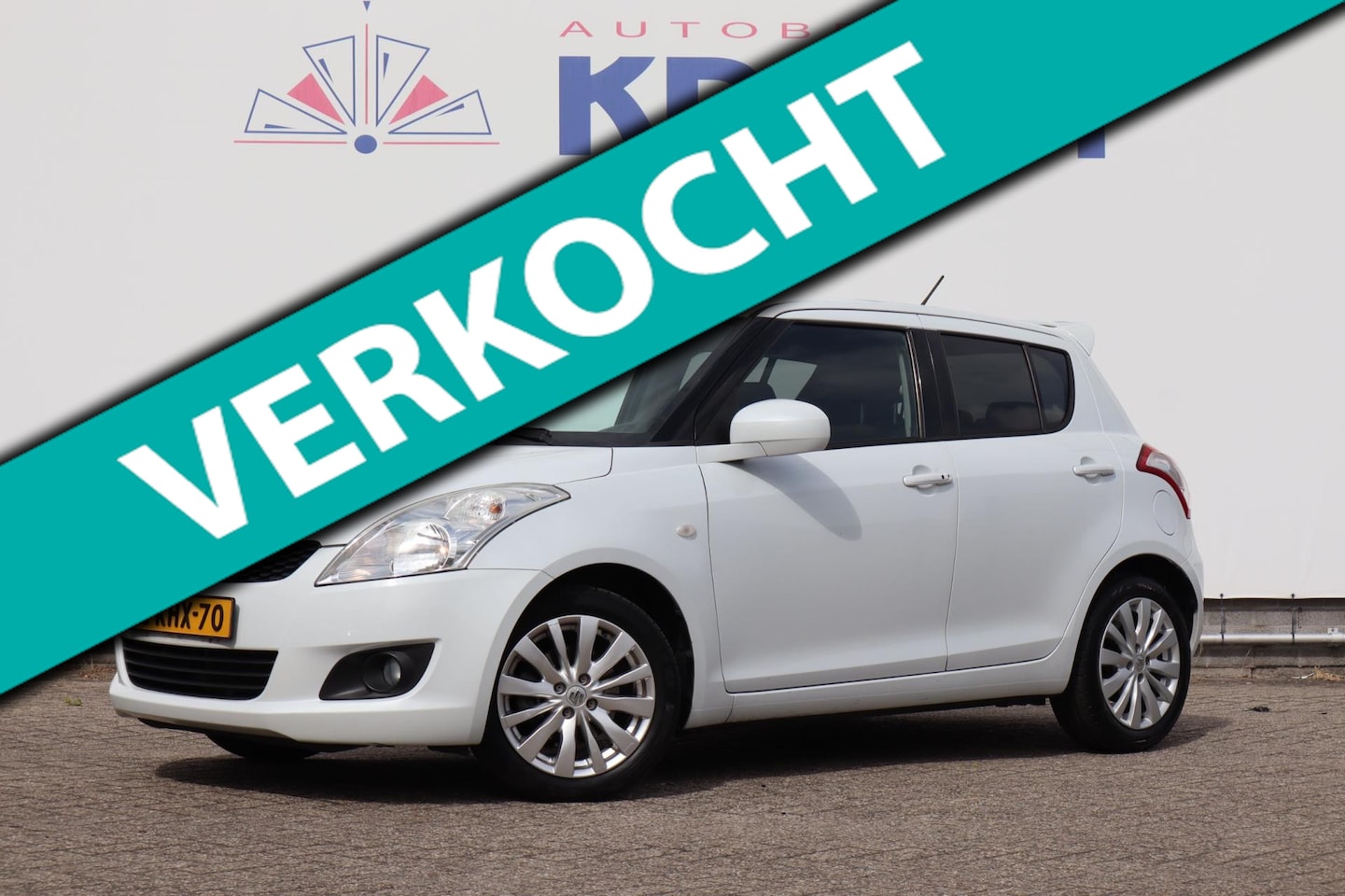 Suzuki Swift - 1.2 Exclusive EASSS|cruise control|stoel verwarming|Trekhaak| - AutoWereld.nl