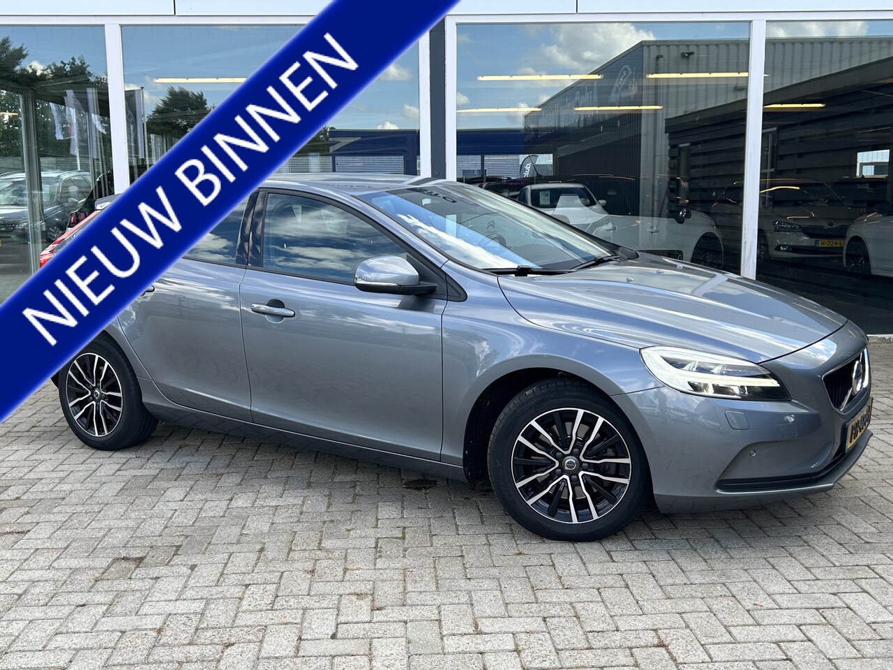 Volvo V40 - 2.0 T2 Nordic+ 50% deal 5875 ,- ACTIE Trekhaak / LED / Stoel verwarming / Cruise / Navi - AutoWereld.nl