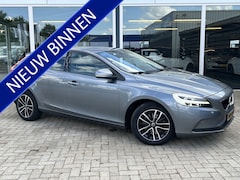 Volvo V40 - 2.0 T2 Nordic+ 50% deal 5.875, - ACTIE Trekhaak / LED / Stoel verwarming / Cruise / Navi