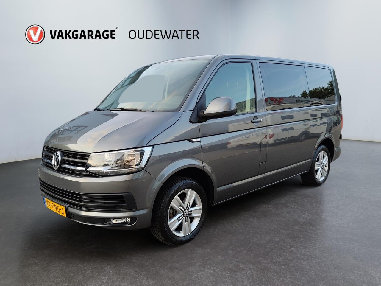 Volkswagen Transporter - 2.0 TDI L1H1 Highline Automaat - AutoWereld.nl