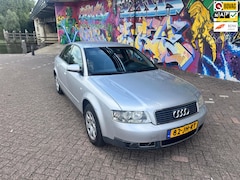 Audi A4 Limousine - 2.0 Exclusive MT automaat sport velgen stereo airco leuke auto boeken aanwezig