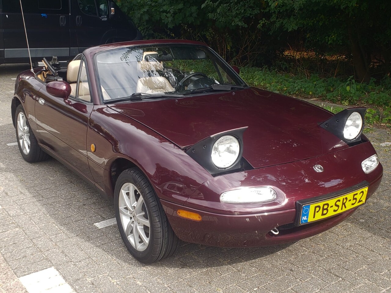 Mazda MX-5 - 1.6i Miata vin art (nr 38 van 39) - AutoWereld.nl