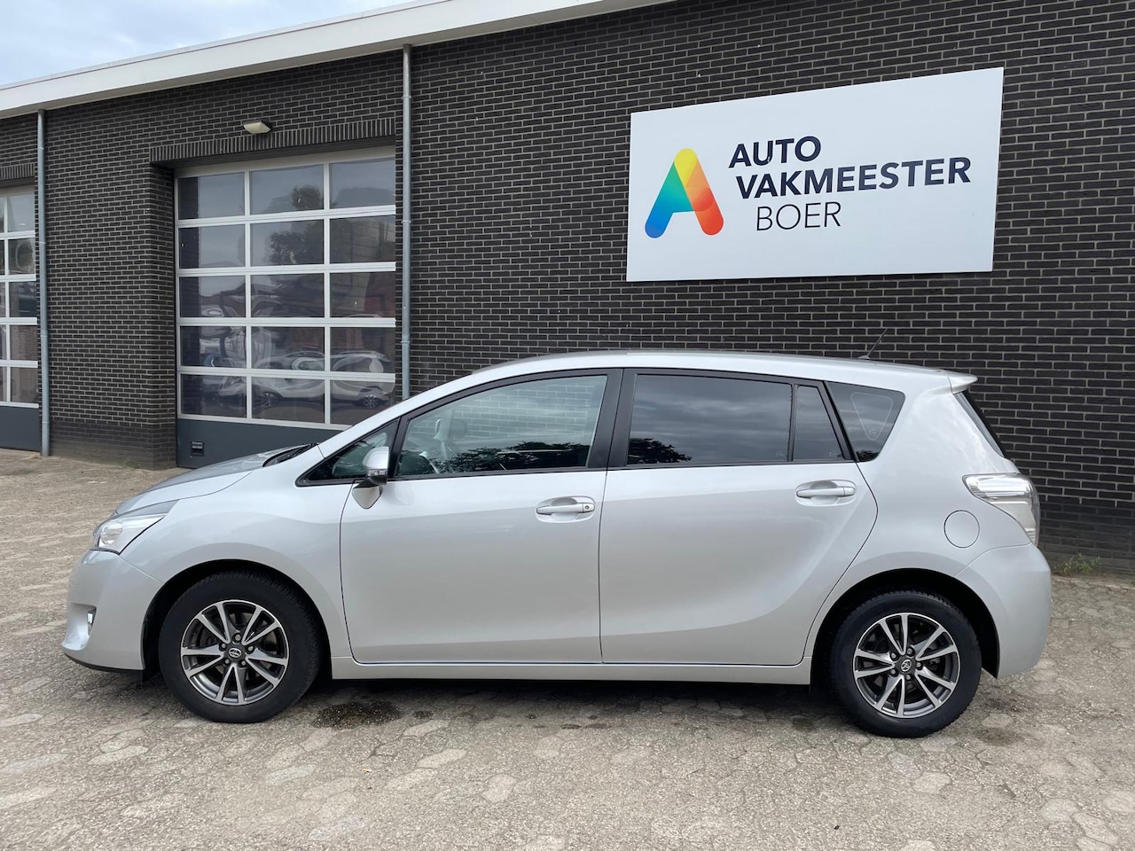Toyota Verso - 1.8 VVT-i Aspiration 1.8 VVTI Aspiration, Trekhaak - AutoWereld.nl
