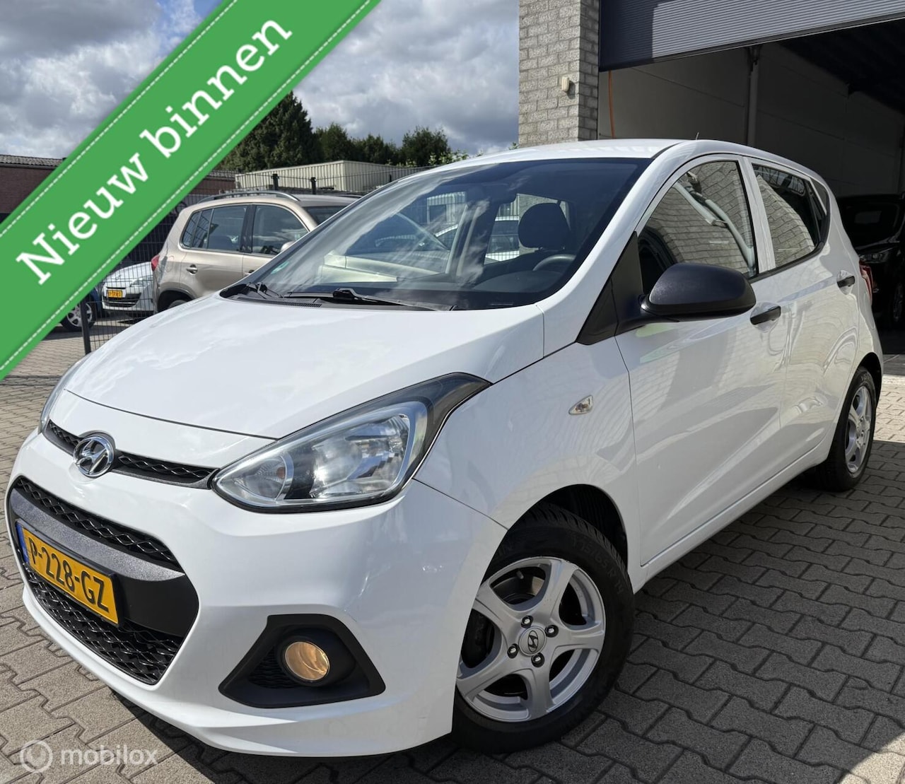 Hyundai i10 - 1.0i i-Motion Comfort / 5DRS / Airco / 96.000KM! - AutoWereld.nl