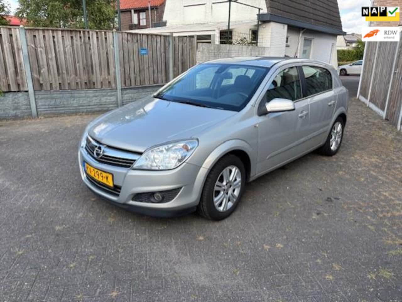 Opel Astra - 1.4 Cosmo 1.4 Cosmo - AutoWereld.nl