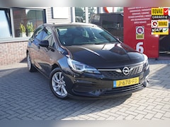 Opel Astra - 1.2 Elegance / Lage kilometerstand / Parkeercamera / Cruise / Dodehoek detector / Keyless